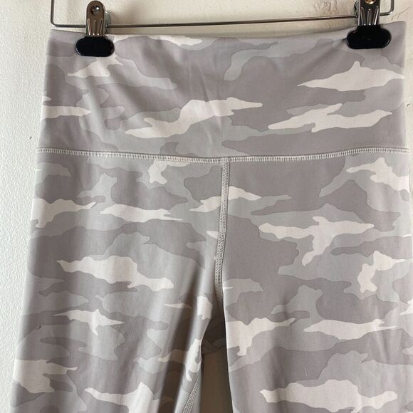 Athleta Elation Camo Light Gray 7/8 Leggings Activewear Athleisure Running M - Picture 2 of 12
